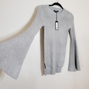 Romeo + Juliet Rayon Gray Ribbed Pullover Crew Neck Bell Sleeve Sweater Small